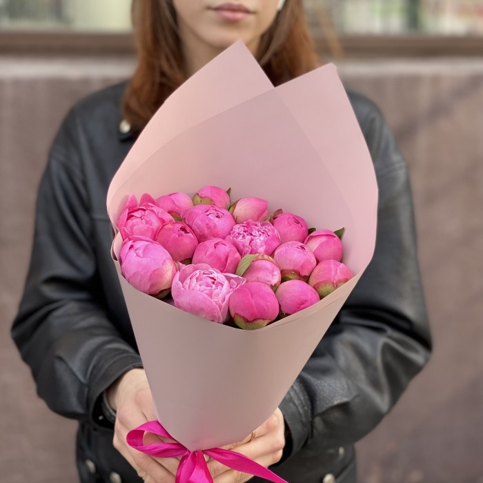 17 розовых пионов Флеминг